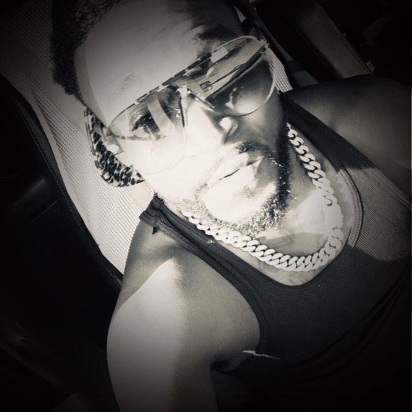 Meet your Posher, Carlton - Picture 1 of 1